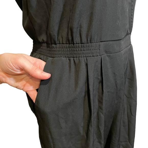 Ann Taylor Black V-Neck Sleeveless Romper Pantsuit.  Size S - Picture 6 of 8